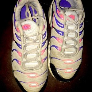 Girls AirMax TN size 2